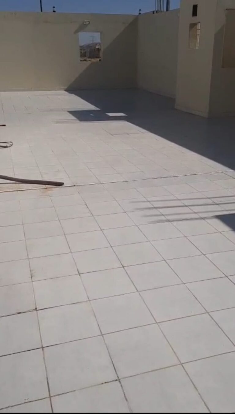 عزل سطح مبلط في جدة بدون إزالة البلاط
