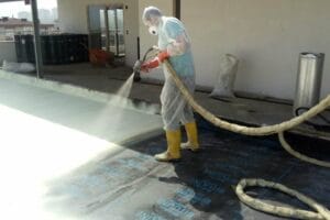 العزل الفوم أم العزل البيتومين — أيهما أقوى للأسطح؟0509509545 العزل الفوم أم العزل البيتومين — أيهما أقوى للأسطح؟0509509545