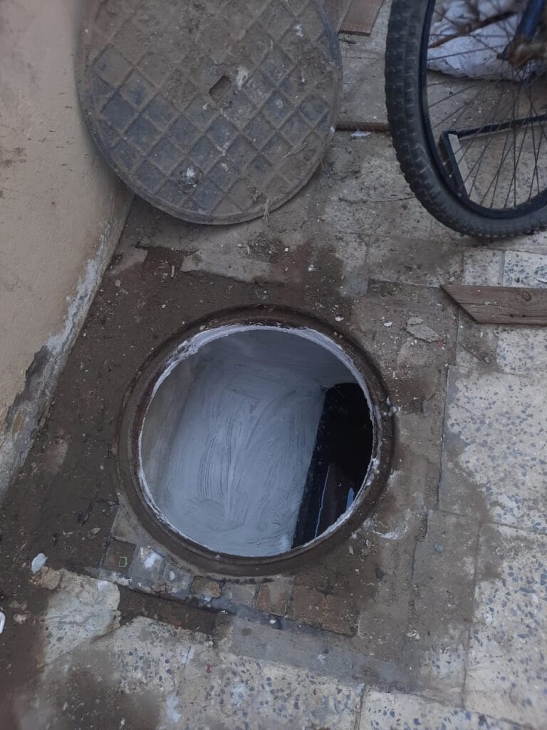 تنظيف وعزل غرف الصرف الصحي بجدة